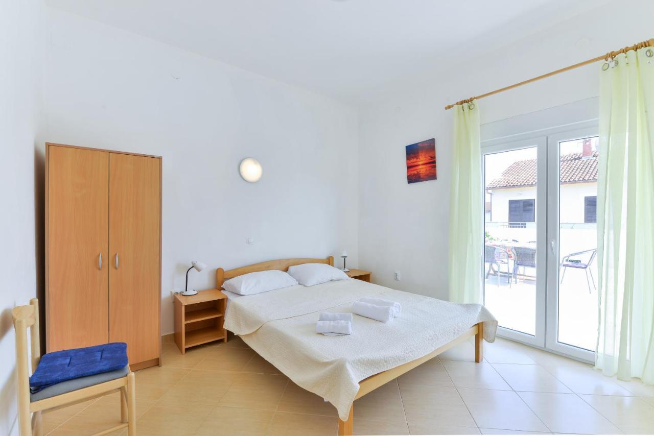Apartments Lavanda Turanj Exterior photo