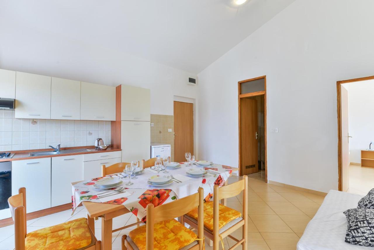 Apartments Lavanda Turanj Exterior photo