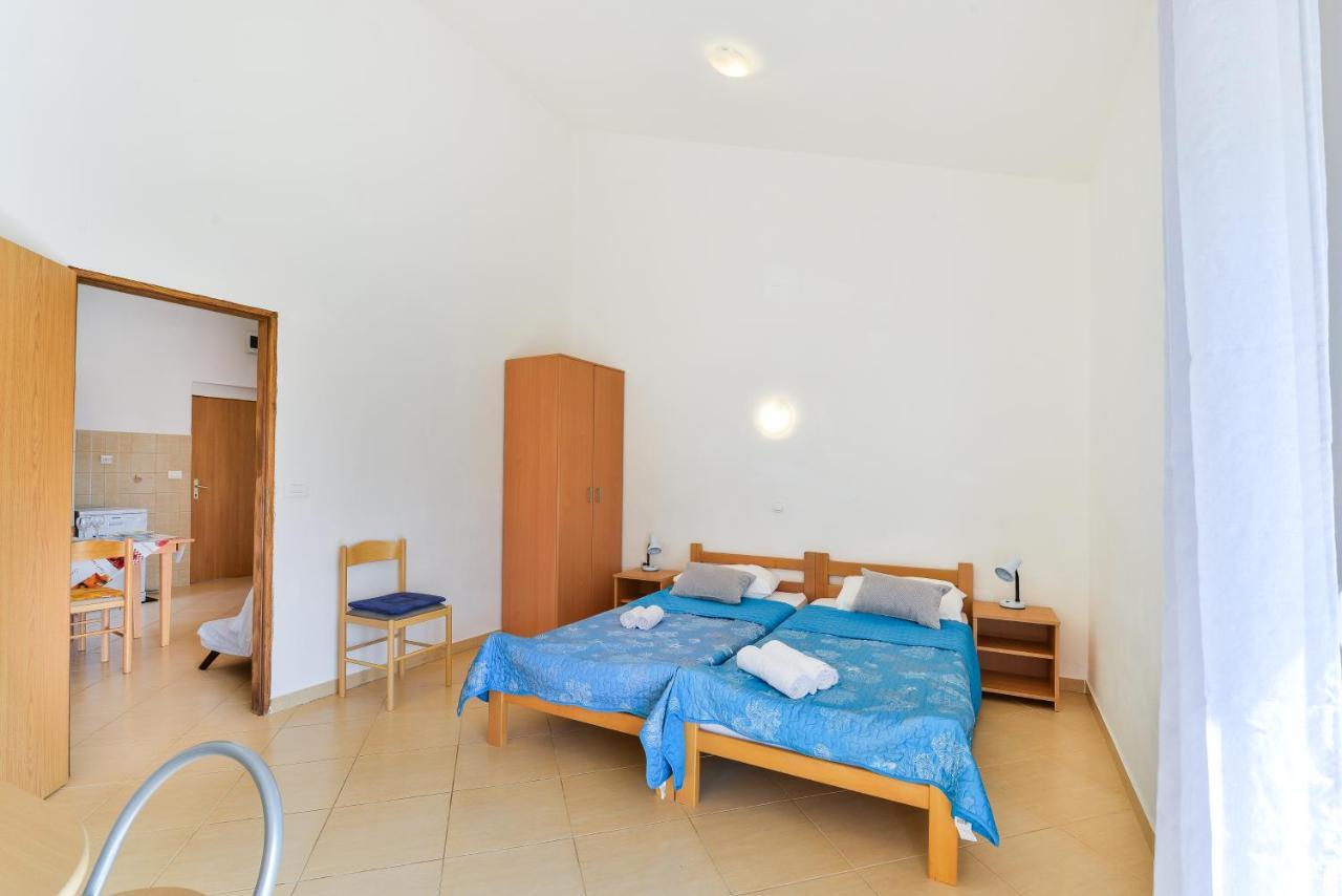 Apartments Lavanda Turanj Exterior photo