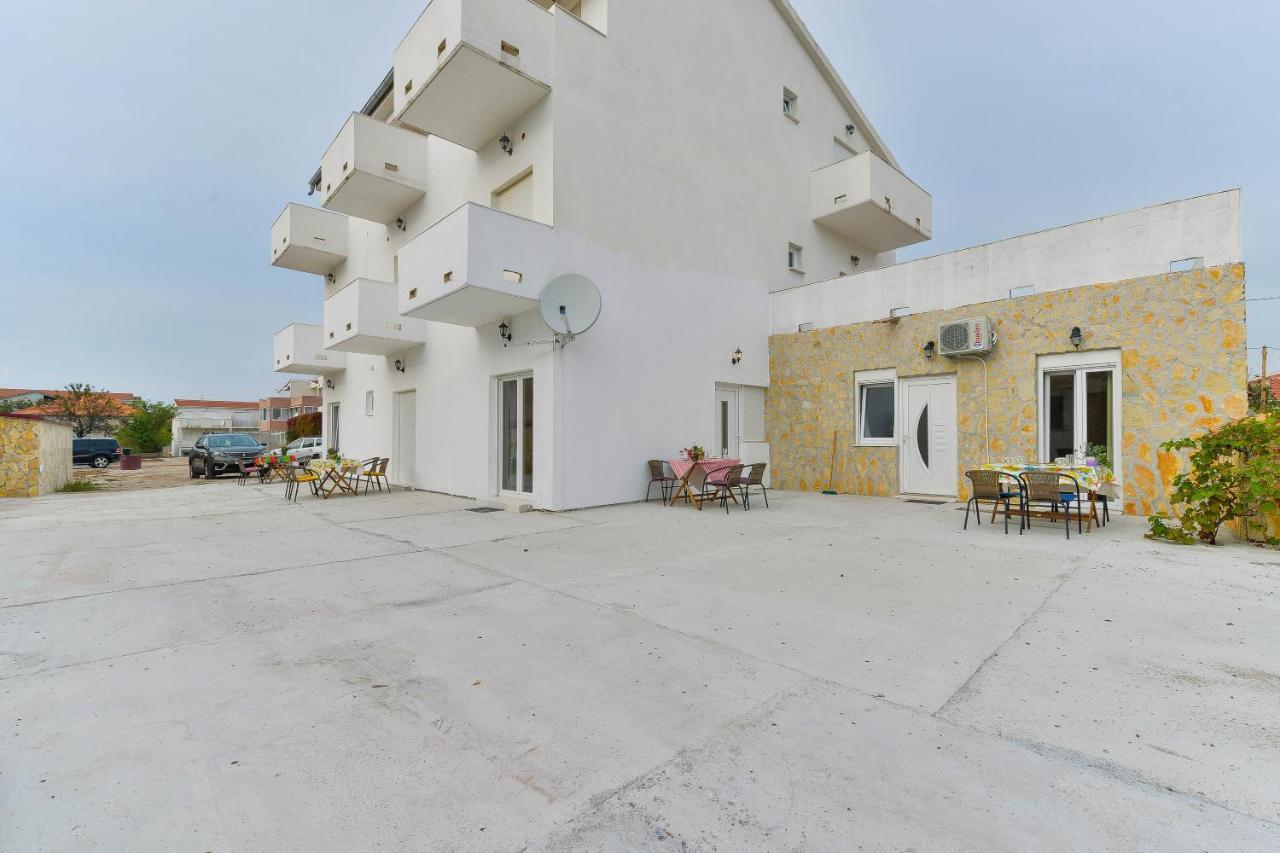 Apartments Lavanda Turanj Exterior photo