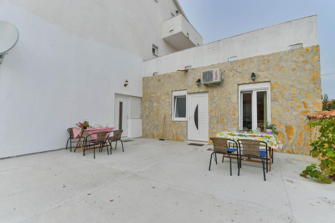 Apartments Lavanda Turanj Exterior photo