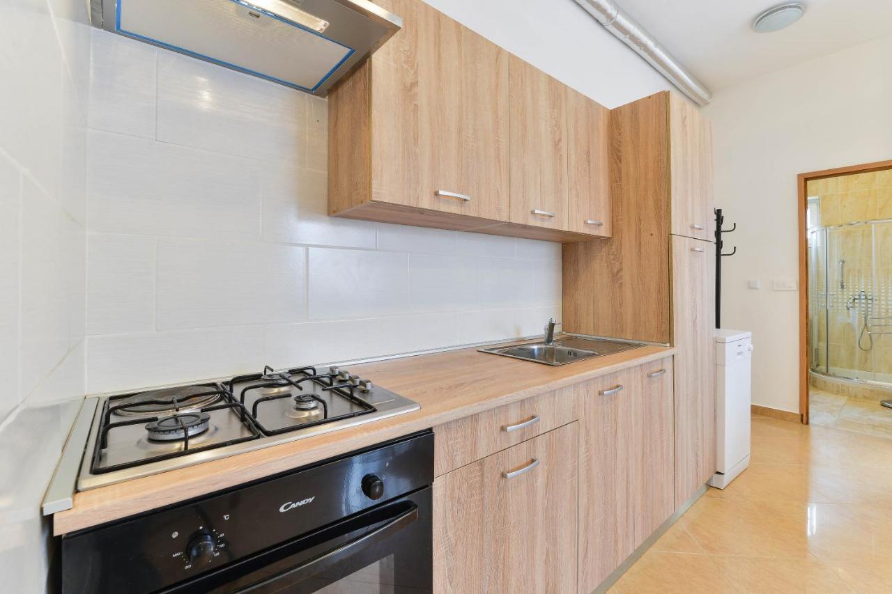 Apartments Lavanda Turanj Exterior photo