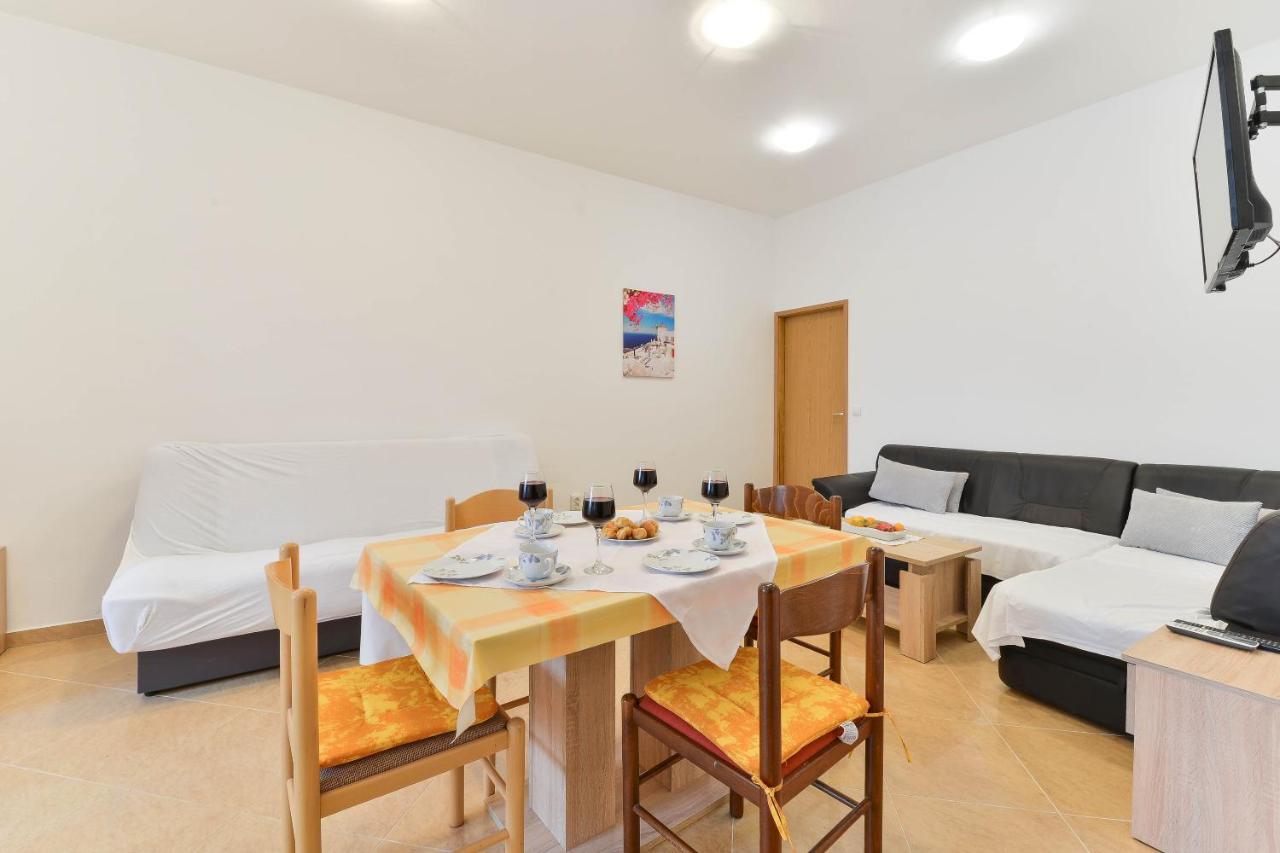 Apartments Lavanda Turanj Exterior photo