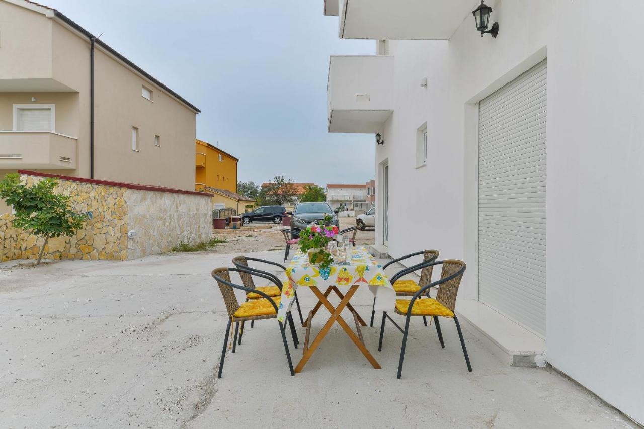 Apartments Lavanda Turanj Exterior photo